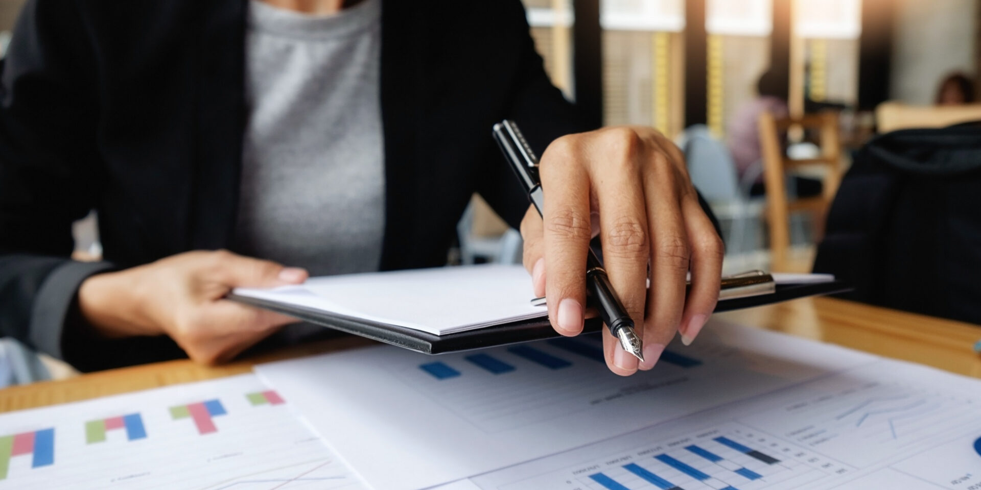 Cómo organizar la contabilidad básica mensual de una empresa